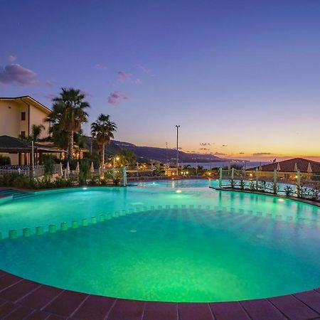 זמברונה Hotel Scoglio Del Leone מראה חיצוני תמונה