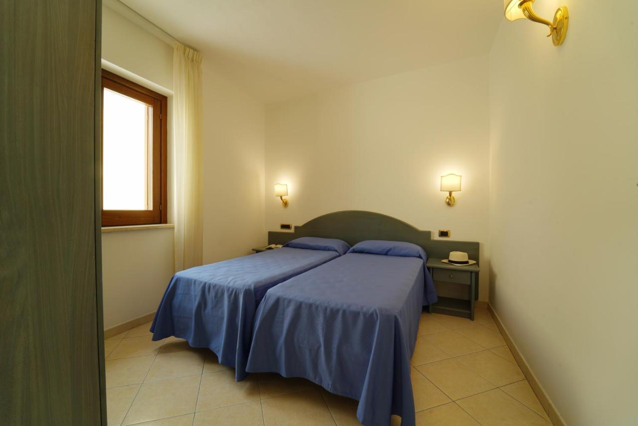 זמברונה Hotel Scoglio Del Leone מראה חיצוני תמונה