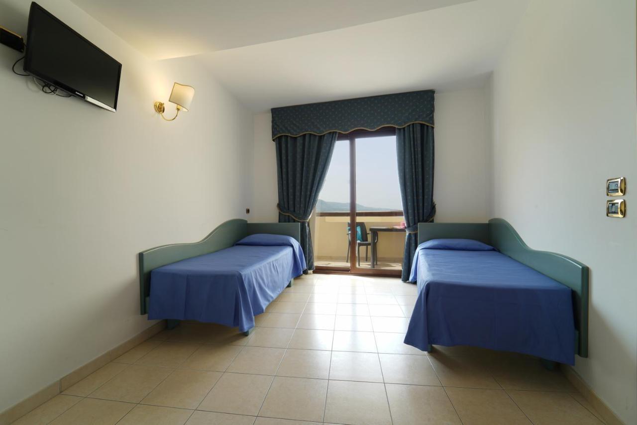 זמברונה Hotel Scoglio Del Leone מראה חיצוני תמונה