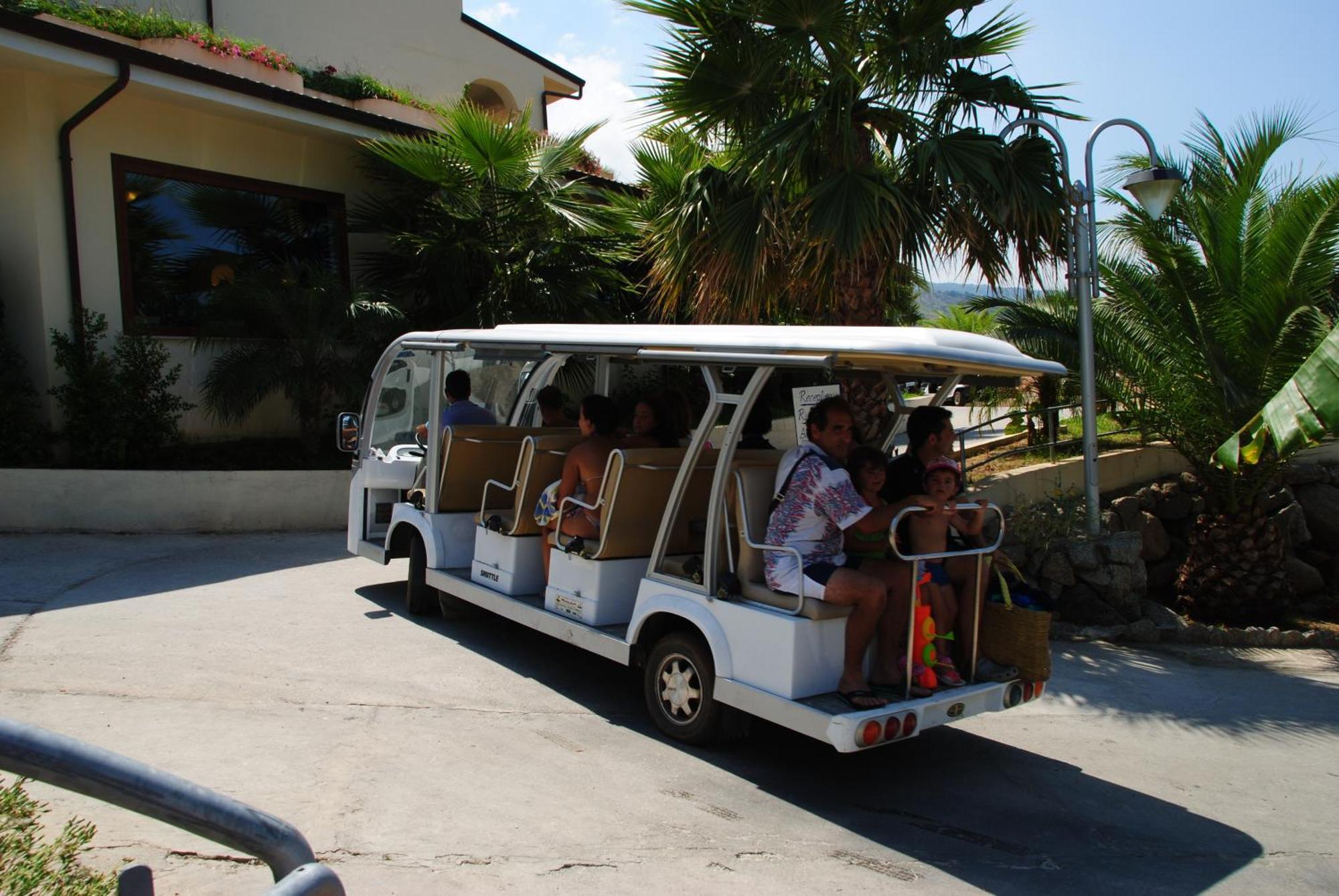 זמברונה Hotel Scoglio Del Leone מראה חיצוני תמונה