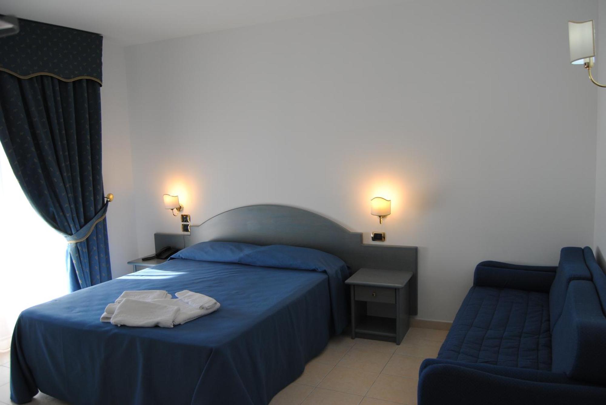זמברונה Hotel Scoglio Del Leone מראה חיצוני תמונה