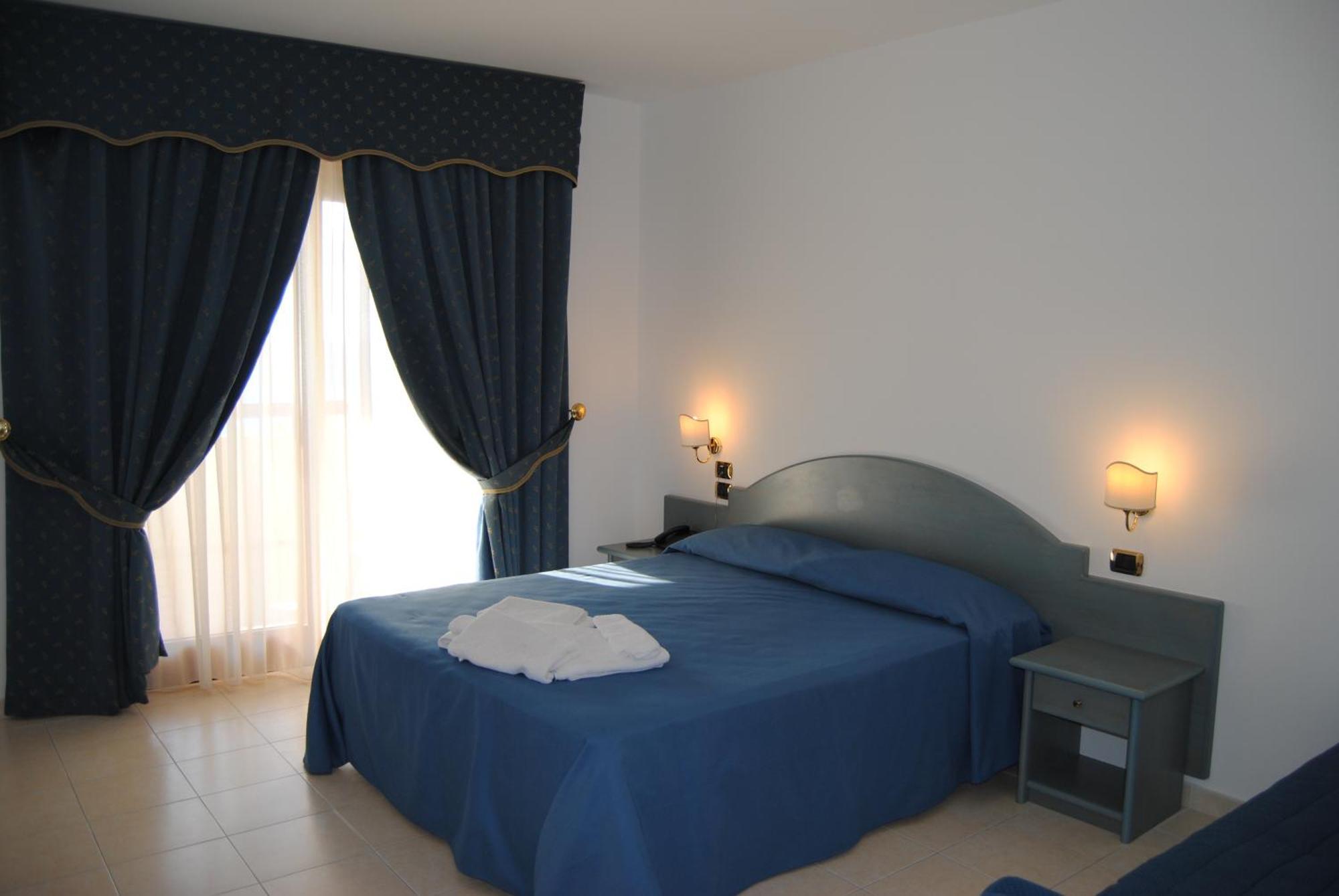 זמברונה Hotel Scoglio Del Leone מראה חיצוני תמונה