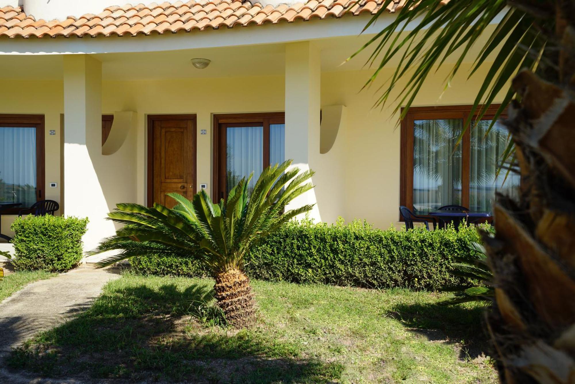 זמברונה Hotel Scoglio Del Leone מראה חיצוני תמונה