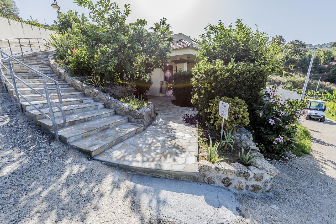 זמברונה Hotel Scoglio Del Leone מראה חיצוני תמונה